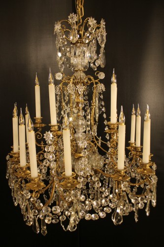Lustre à 25 lumières en bronze et cristal de Baccarat, fin du XIXe siècle - Luminaires Style 