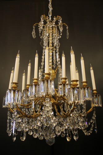 XIXe siècle - Grand lustre en bronze doré et cristal de Baccarat à 18 feux, époque Napoléon III