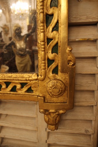 Miroir à fronton en bois sculpté et doré, époque Louis XVI - Antiquités Thierry Martin