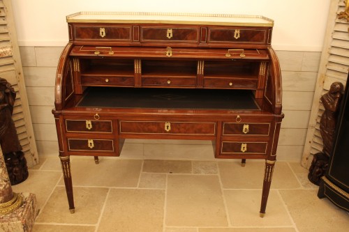 Louis XVI cylinder desk attributed to Fidelys SCHEY - 