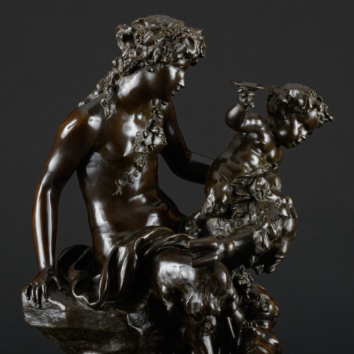 XIXe siècle - Faunesse avec enfant et Bacchus, groupe en bronze fin 19e signé Clodion