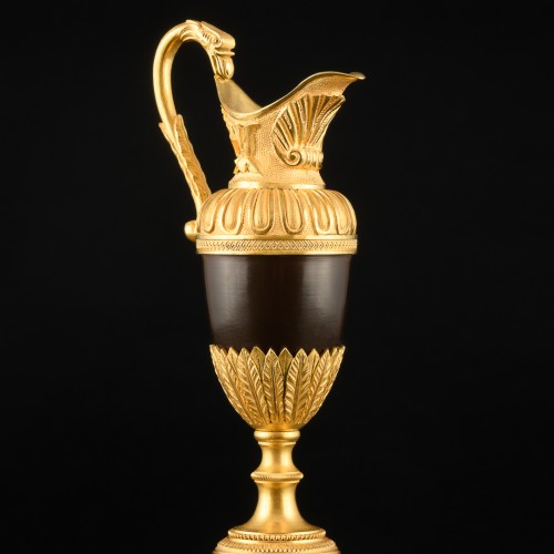 Paire de bougeoirs Empire en forme d’aiguières  vers 1810 - Apollo Art & Antiques