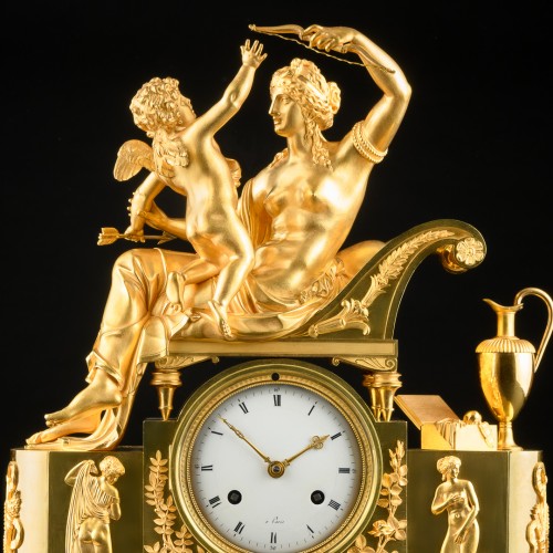 Pendule Empire mythologique « Vénus désarmant l’Amour », vers 1810 - Horlogerie Style Empire