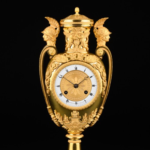 Empire vase-shaped mantel clock with Roman soldier busts - Horology Style Empire