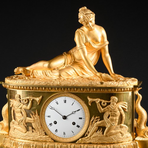 XIXe siècle - “Nymphe à la coquille”, pendule Empire attribuée à Claude Galle