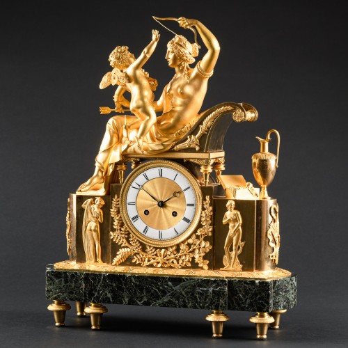 Empire - Rare Empire clock “venus Seizing The Arc Of Amor”