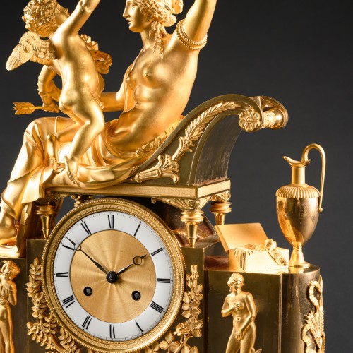 Antiquités - Rare Empire clock “venus Seizing The Arc Of Amor”
