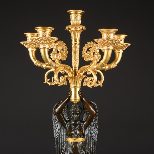 XIXe siècle - Paire de candélabres Empire aux Victoires ailées