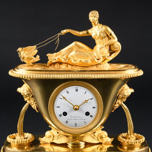 Pendule Empire avec Vénus dans son char  - Horlogerie Style Empire
