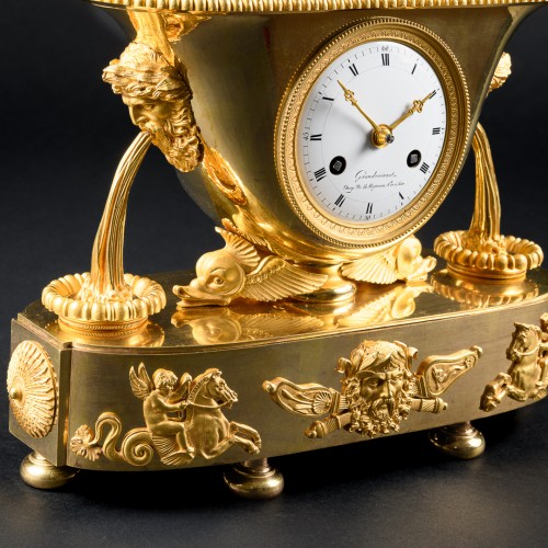 Empire - Empire Vase Clock With Venus In Her Chariot