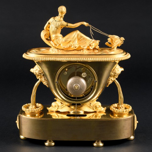 Antiquités - Empire Vase Clock With Venus In Her Chariot