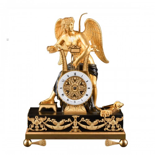 Pendule Empire “Eros penché sur sa Lyre”, cadran signé Bailly à Paris