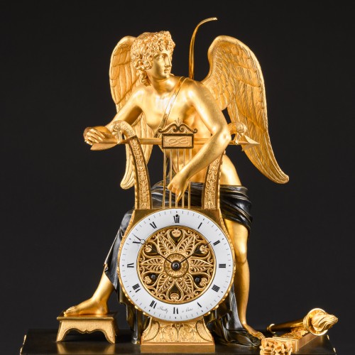Pendule Empire “Eros penché sur sa Lyre”, cadran signé Bailly à Paris - Horlogerie Style Empire