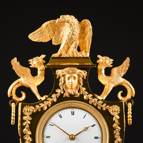 Horlogerie Pendule - Pendule Empire en forme de blason - Signée Boicervoise à Paris