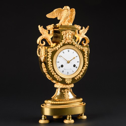 19th century - Empire Clock In The Shape Of A Coat Of Arms - Signed Boicervoise Paris