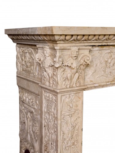 Cheminée aux bas-reliefs, Atelier Prettini di Rezzato (Brescia) - Matériaux & Architecture Style 