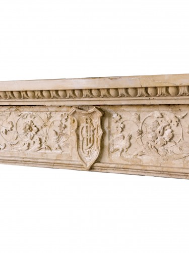 Matériaux & Architecture Cheminées - Cheminée aux bas-reliefs, Atelier Prettini di Rezzato (Brescia)