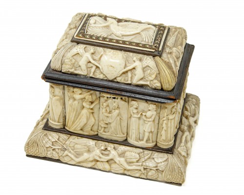 Embriachi Workshop (15th Century)  Casket with life of Paris' life scenes   - 