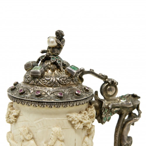 XIXe siècle - Petit pichet en ivoire (tankard) - XIXe siècle