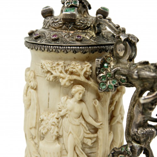  - Petit pichet en ivoire (tankard) - XIXe siècle