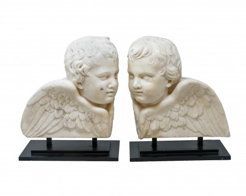 18th Century Marble Pair of Winged Putti Heads - Sculpture Style 