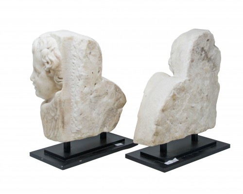 Sculpture  - 18th Century Marble Pair of Winged Putti Heads