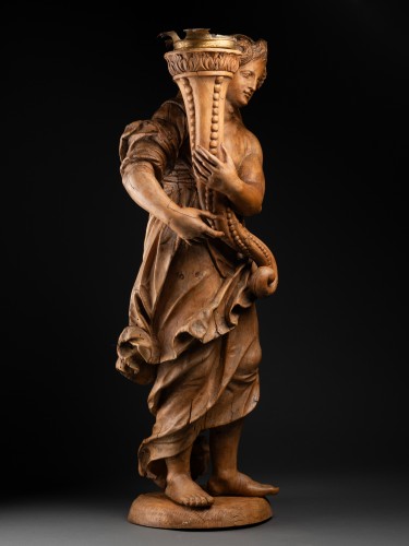 Fortune céroféraire – Tilleul, Allemagne du Sud XVIIe siècle - Sculpture Style 