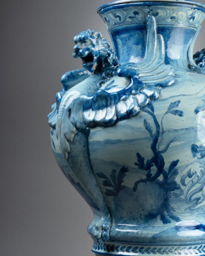 Grands vases balustres couverts, Savona XVIIIe siècle - 