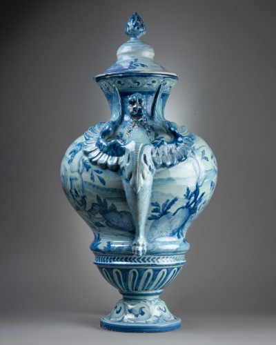  - Grands vases balustres couverts, Savona XVIIIe siècle