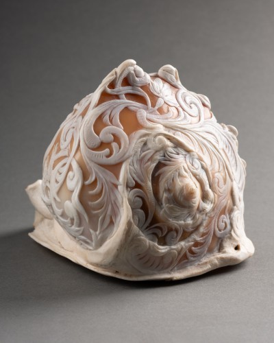  - Le taureau Farnese, coquillage sculpté en camée - Giovanni Sabbato