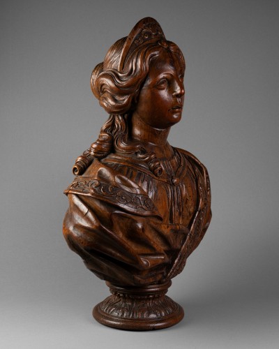 Buste de femme à la tiar, époque Louis XIV - Sculpture Style 