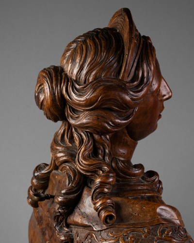  - Buste de femme à la tiar, époque Louis XIV