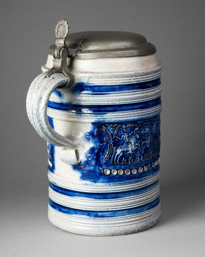 Chope en grès émaillé à l'aigle impérial – Raeren 1689 - Céramiques, Porcelaines Style Louis XIV