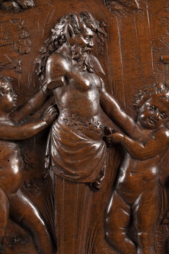 Sculpture Sculpture en Bois - Triomphe de Pan – Bas-relief en noyer XVIIe siècle