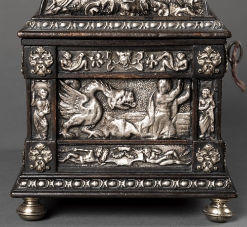 Objects of Vertu  - Box in blackened wood and silver metal with Renaissance decor