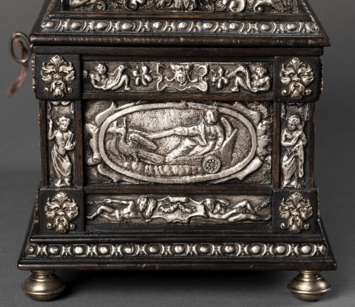 Box in blackened wood and silver metal with Renaissance decor - 