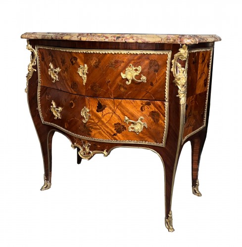 Petite commode Louis XV estampille de I Dubois