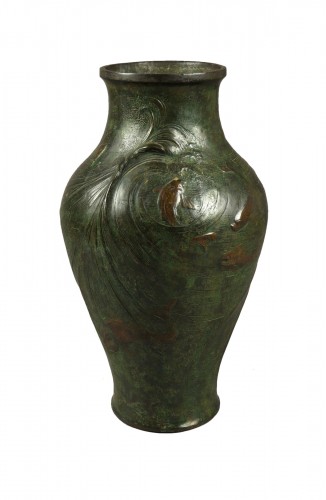 Bronze vase by FrédFrédéric Brou (1862-1925)