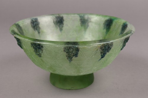 20th century - Large cup grapes and triangles by François Décorchemont (1880-1971)