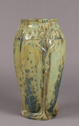 Vase au gui l'an neuf par Mougin - Céramiques, Porcelaines Style Art nouveau