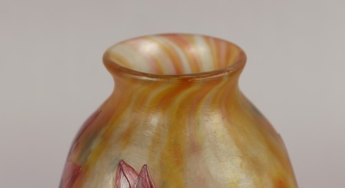Glass & Crystal  - Daum - Vase with magnolias