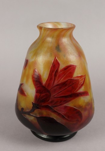 Antiquités - Daum - Vase with magnolias