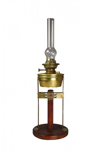 Lampe à pétrole de table par Gustave Serrurier-Bovy