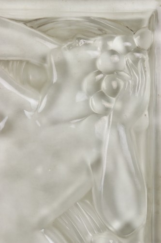 Verrerie, Cristallerie  - Figurine et raisins - René Lalique (1860-1945)