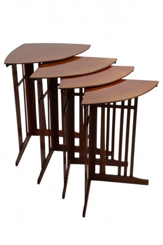 Tables gigones par Gustave Serrurier-Bovy (1858-1910)