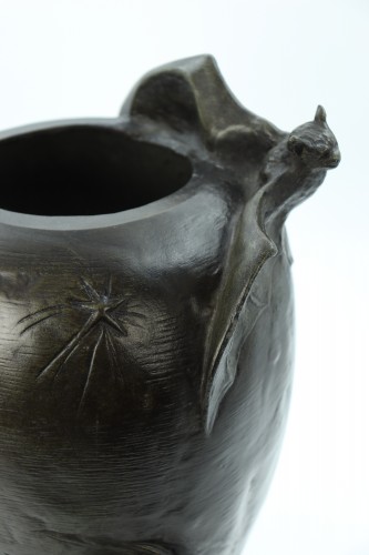 Antiquités - Vase with bats by Hans Stoltenberg-Lerche