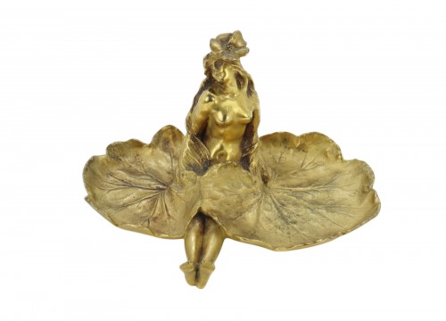 Femme géranium par Raoul Larche (1860-1912)