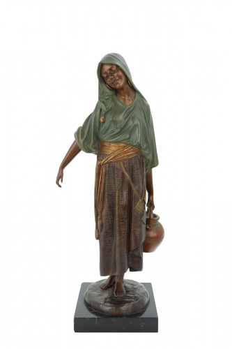 La porteuse d'eau par Demetre Chiparus