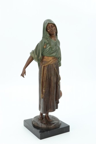 The water carrier by Demetre Chiparus - Sculpture Style Art Déco