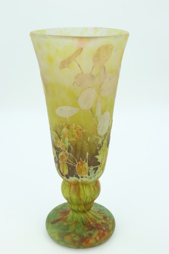 20th century - Daum with honesty decoration